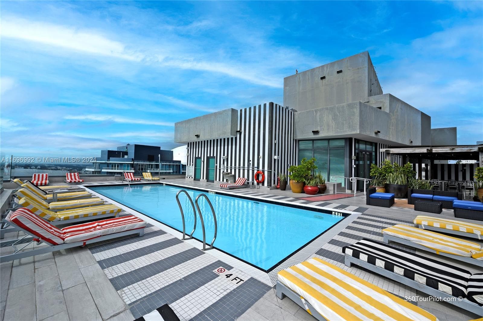 1300 S Miami Ave # 3704, Miami FL 33130 — 37