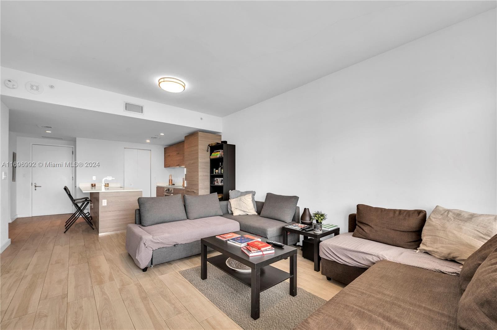 1300 S Miami Ave # 3704, Miami FL 33130 — 15