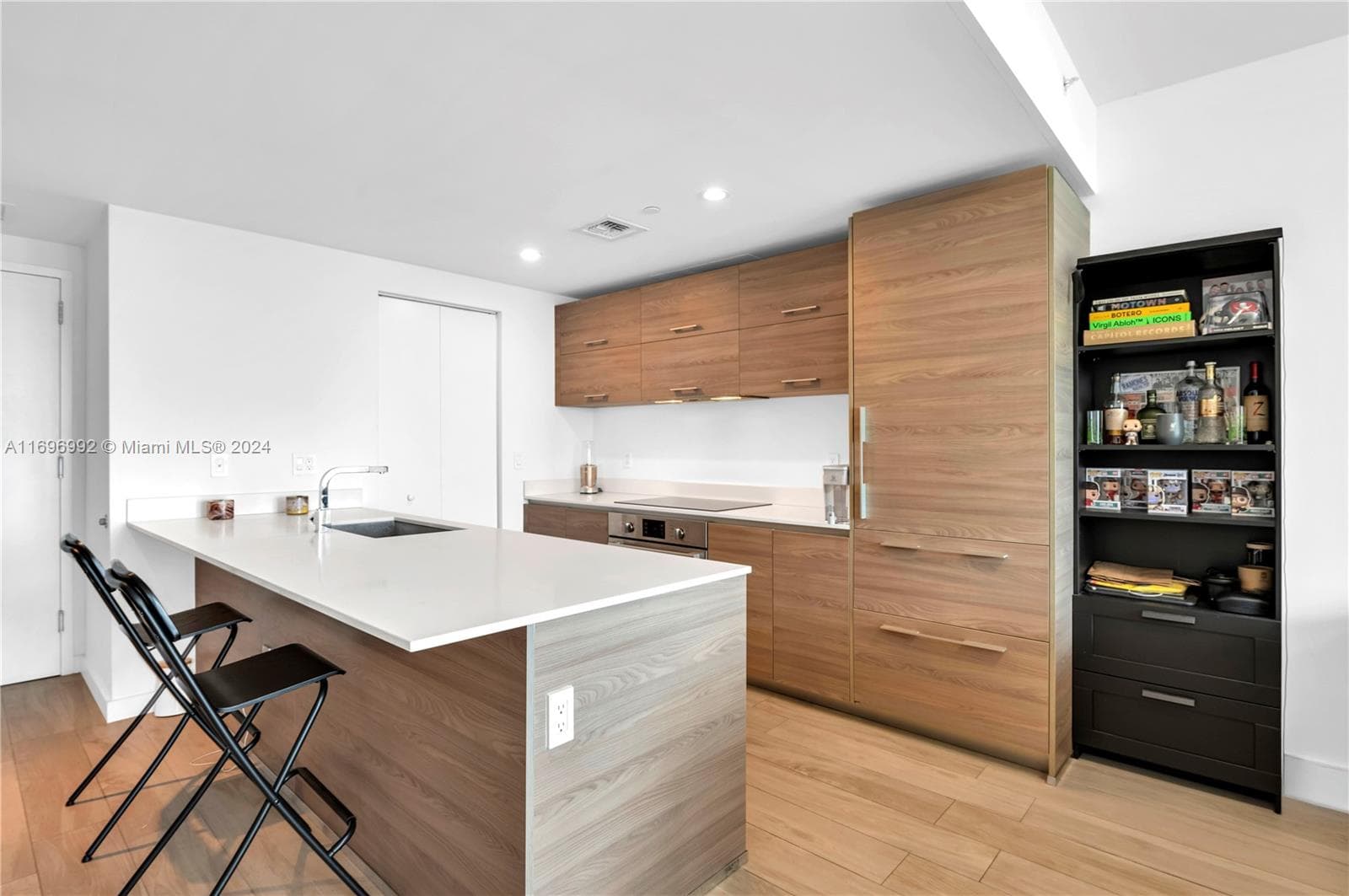 1300 S Miami Ave # 3704, Miami FL 33130 — 11