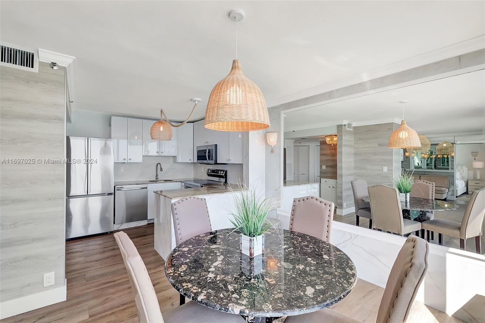 2401 Collins Ave # 1902, Miami Beach FL 33140 — 3