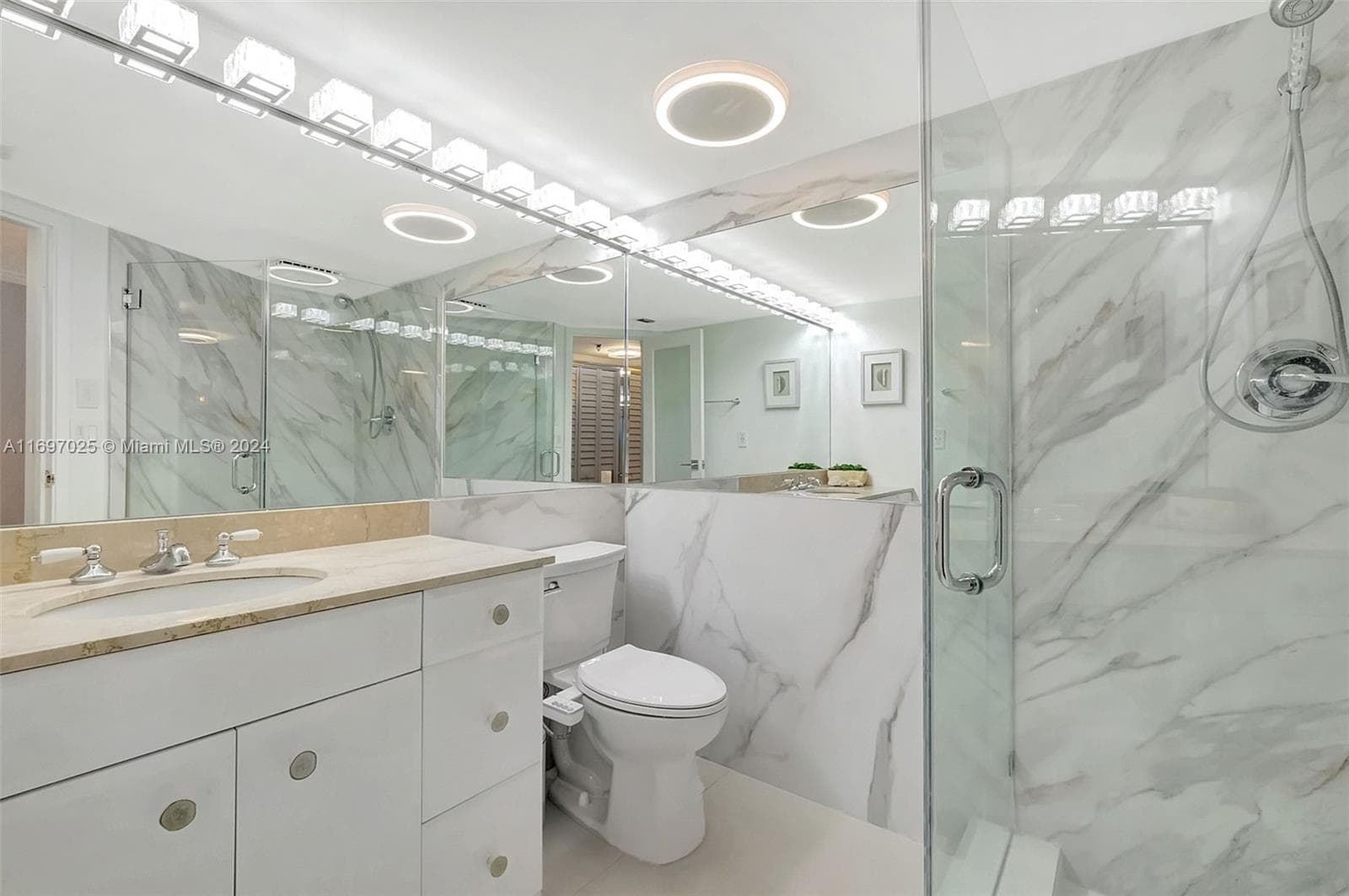 2401 Collins Ave # 1902, Miami Beach FL 33140 — 18