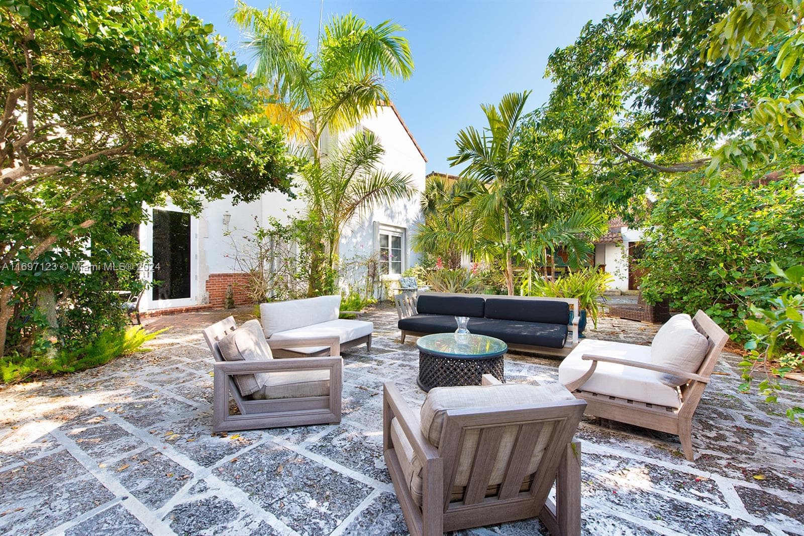4745 Pine Tree Dr, Miami Beach FL 33140 — 27