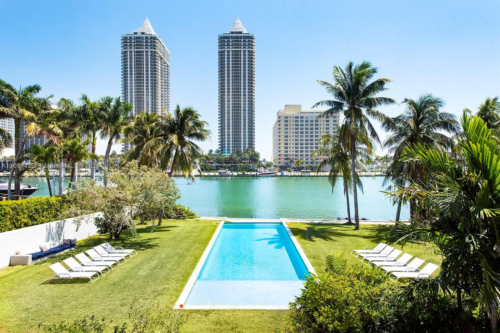 4745 Pine Tree Dr, Miami Beach FL 33140 — 20