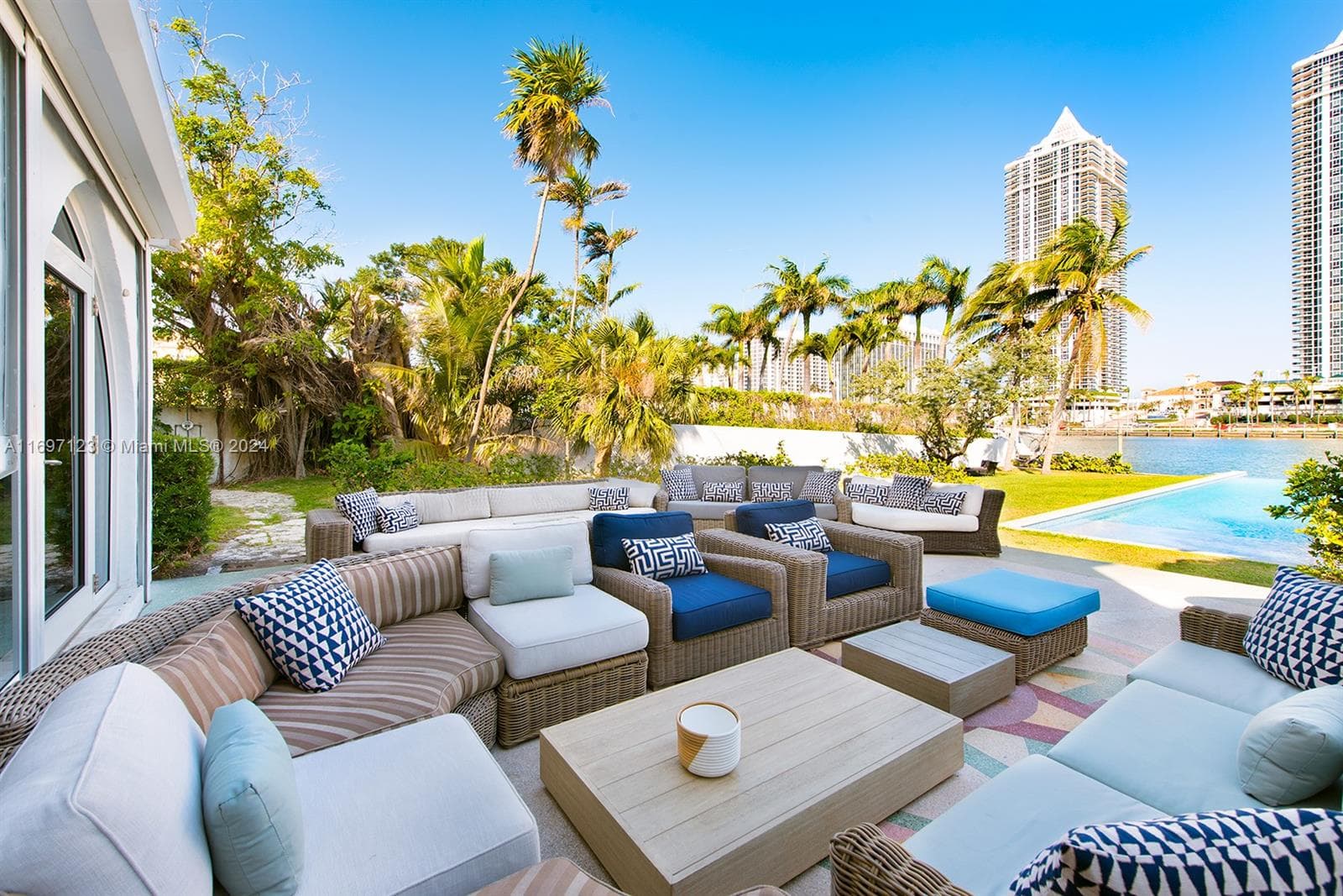 4745 Pine Tree Dr, Miami Beach FL 33140 — 11