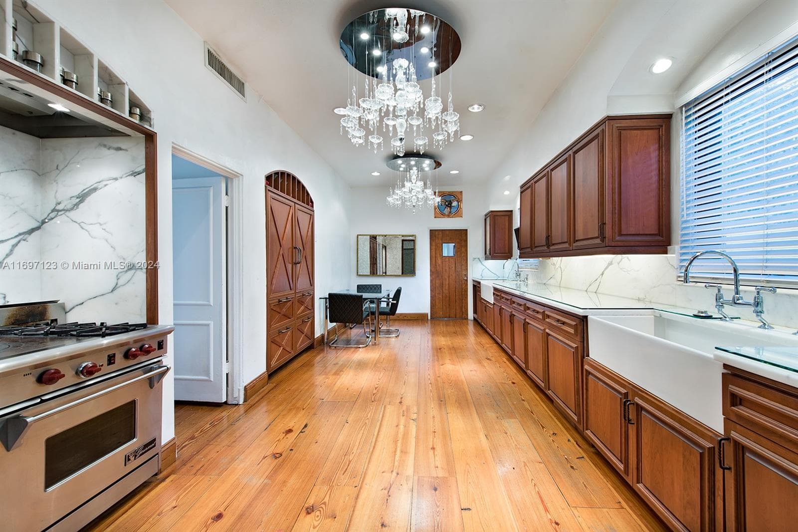 4745 Pine Tree Dr, Miami Beach FL 33140 — 8