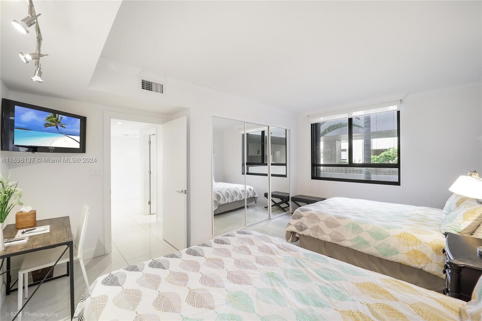 Key Colony No 4 Condo, Key Biscayne, FL — 8