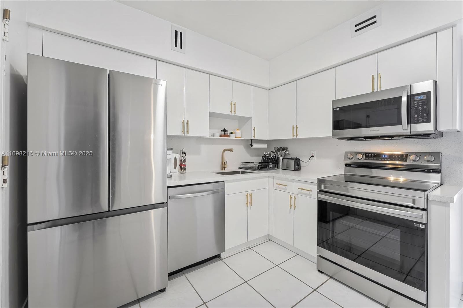 5700 Collins Ave # 5B, Miami Beach FL 33140 — 8