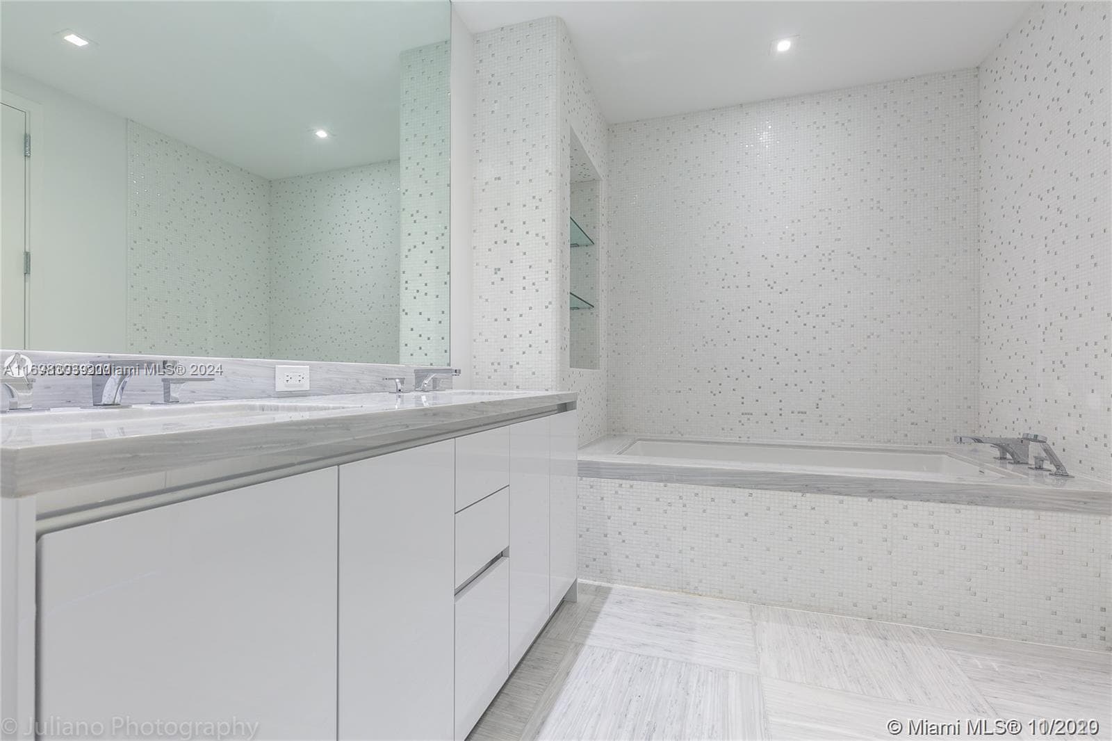 16901 Collins Ave # 1402, Sunny Isles Beach FL 33160 — 16