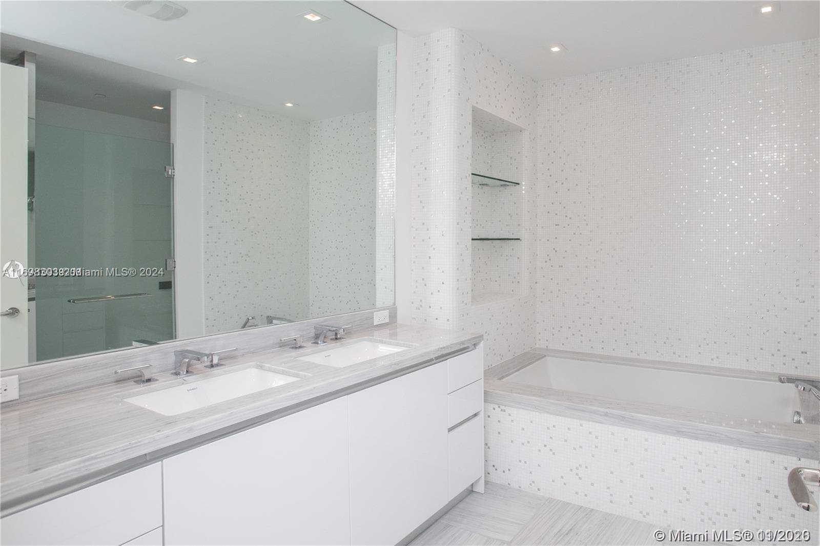 16901 Collins Ave # 1402, Sunny Isles Beach FL 33160 — 15