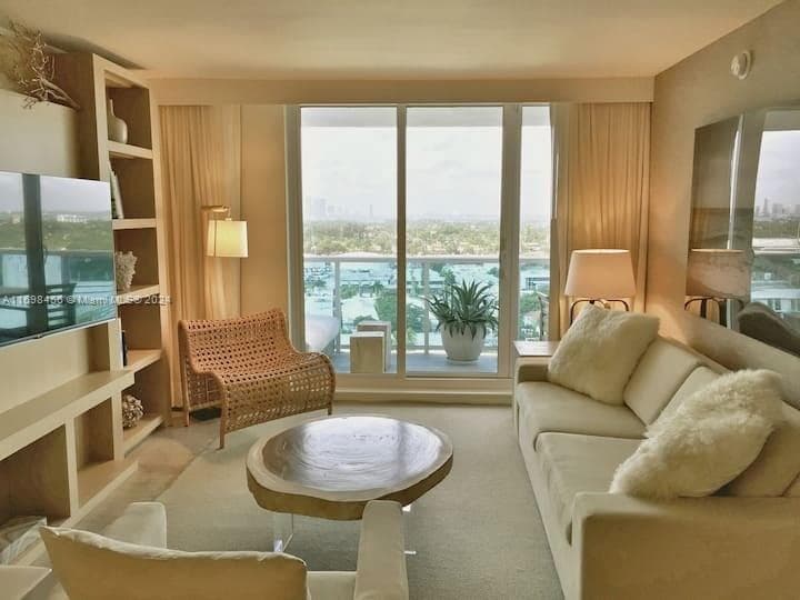 102 24th St # 1421, Miami Beach FL 33139 — 16