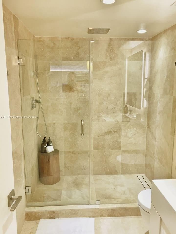 102 24th St # 1421, Miami Beach FL 33139 — 31