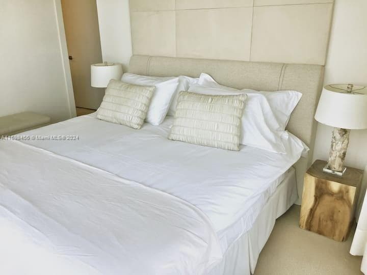 102 24th St # 1421, Miami Beach FL 33139 — 25