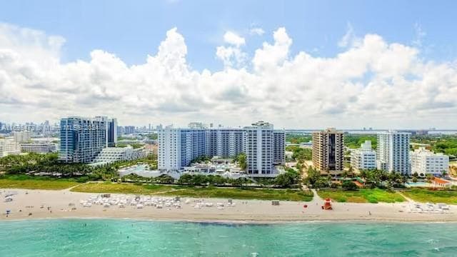 102 24th St # 1021, Miami Beach FL 33139 — 2