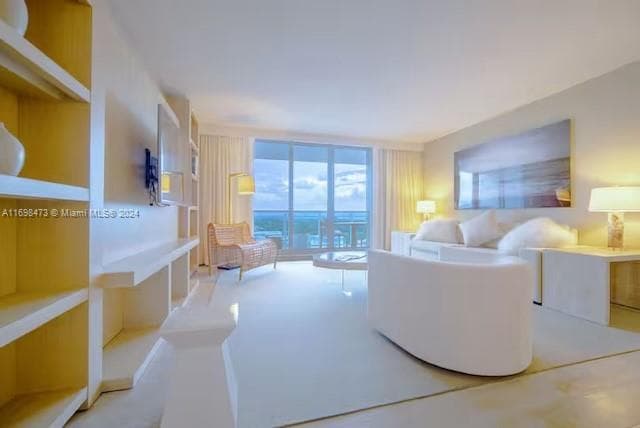102 24th St # 1021, Miami Beach FL 33139 — 12