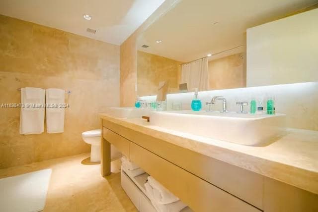 102 24th St # 1021, Miami Beach FL 33139 — 10