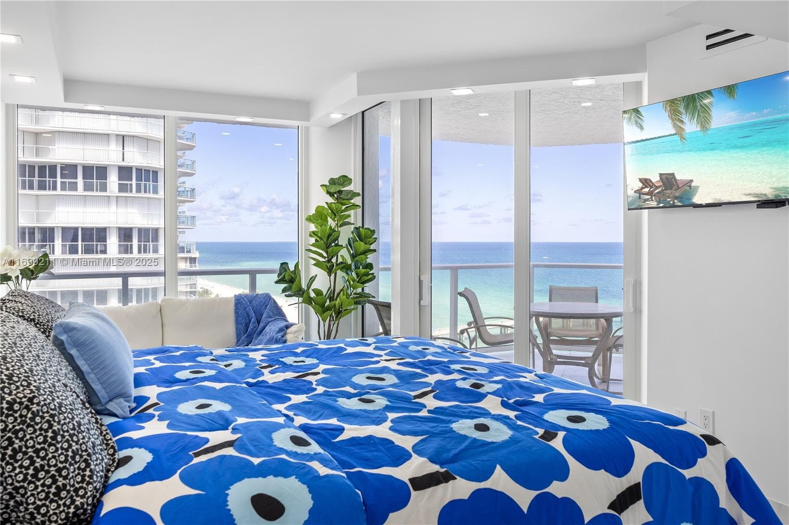 16445 Collins Ave # 1126, Sunny Isles Beach FL 33160 — 17