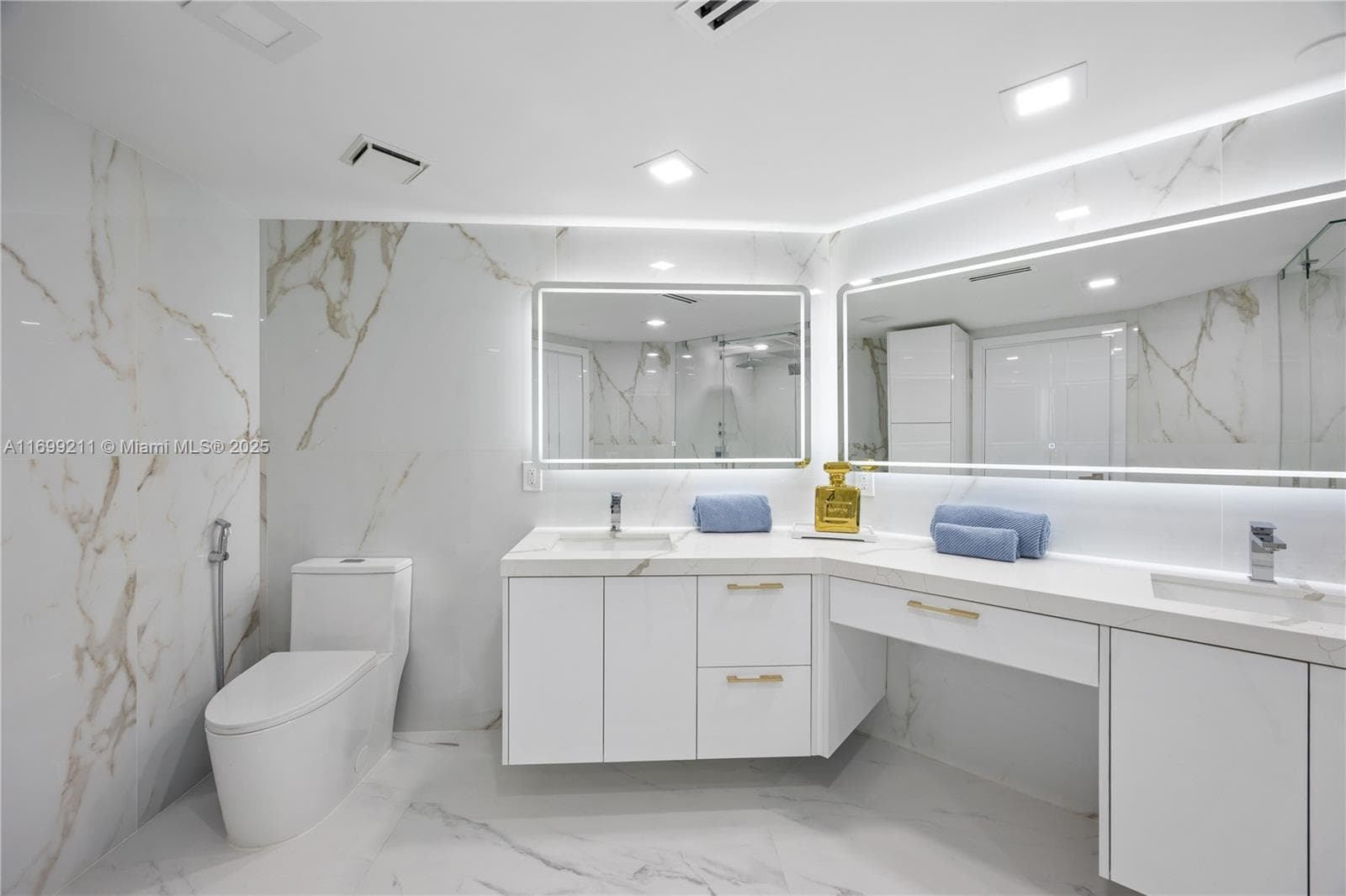 16445 Collins Ave # 1126, Sunny Isles Beach FL 33160 — 16
