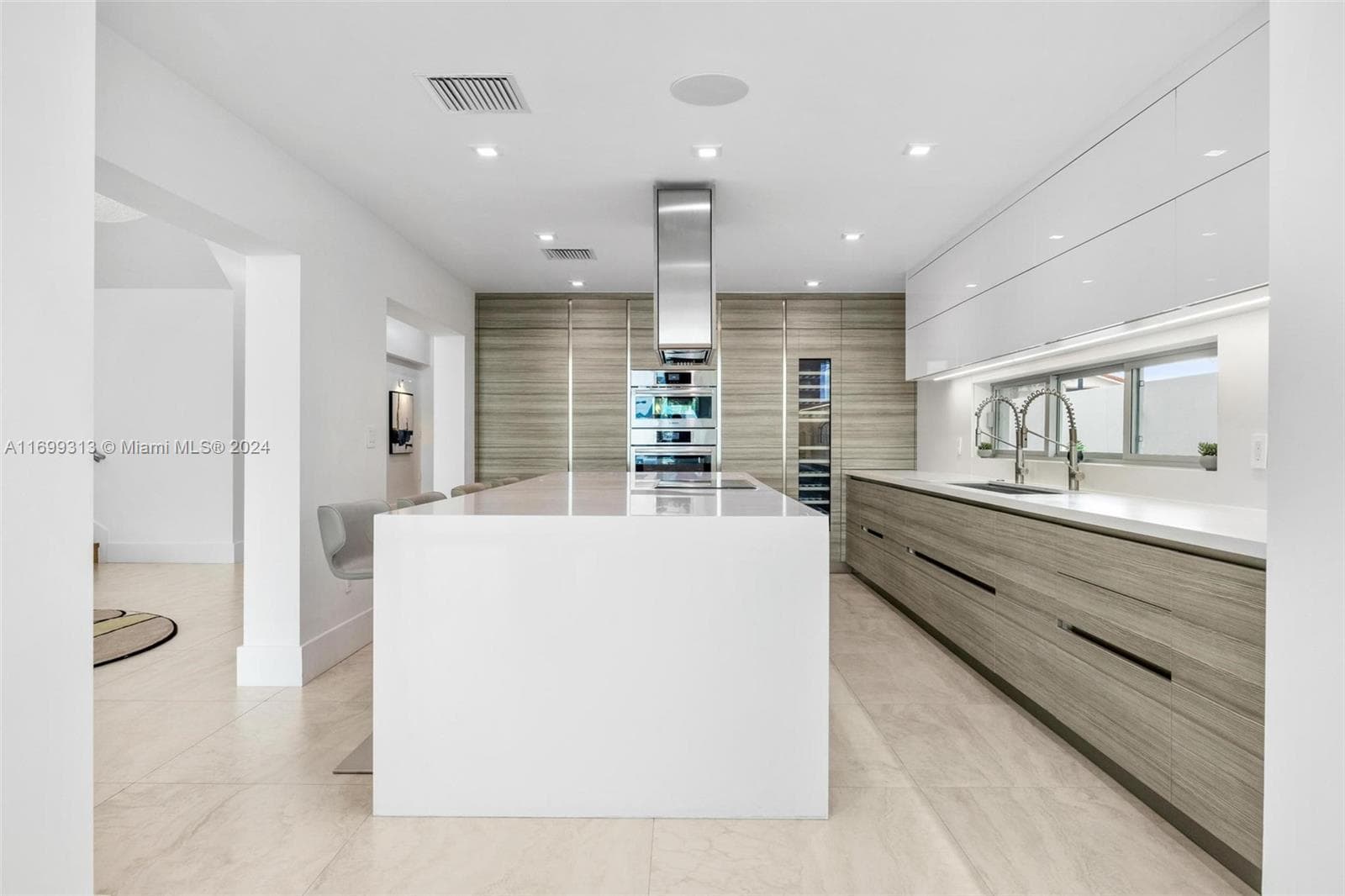323 Atlantic Ave, Sunny Isles Beach FL 33160 — 32