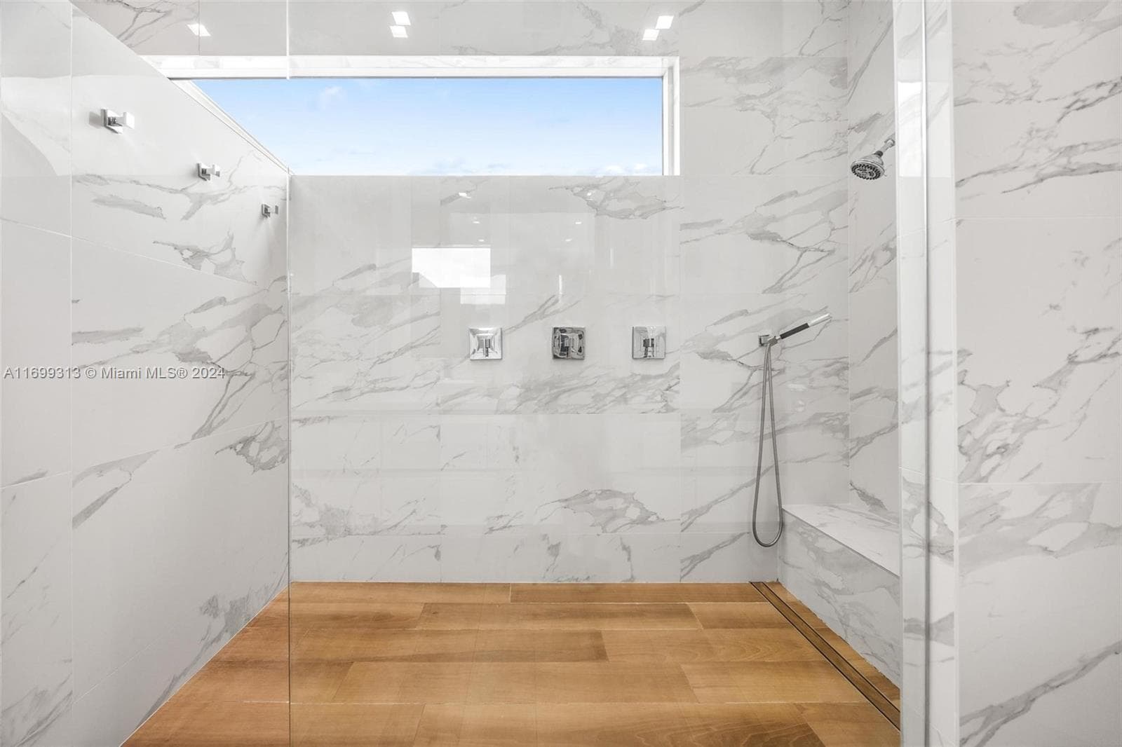 323 Atlantic Ave, Sunny Isles Beach FL 33160 — 86
