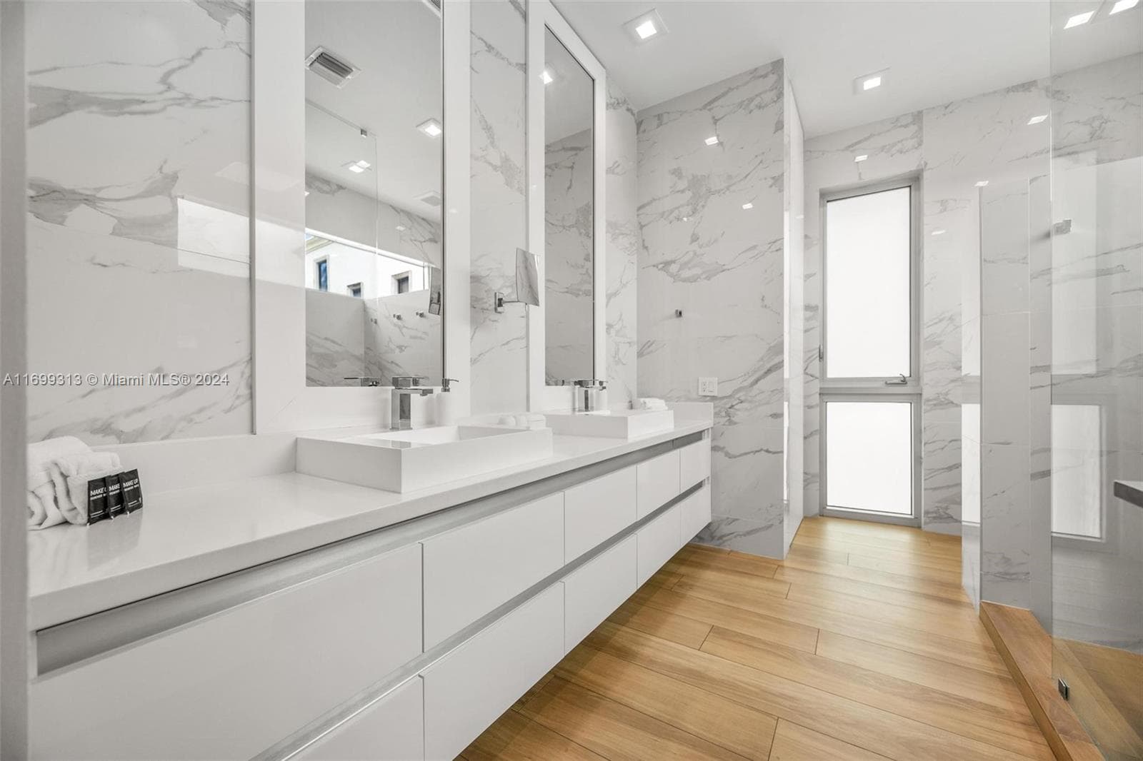 323 Atlantic Ave, Sunny Isles Beach FL 33160 — 82