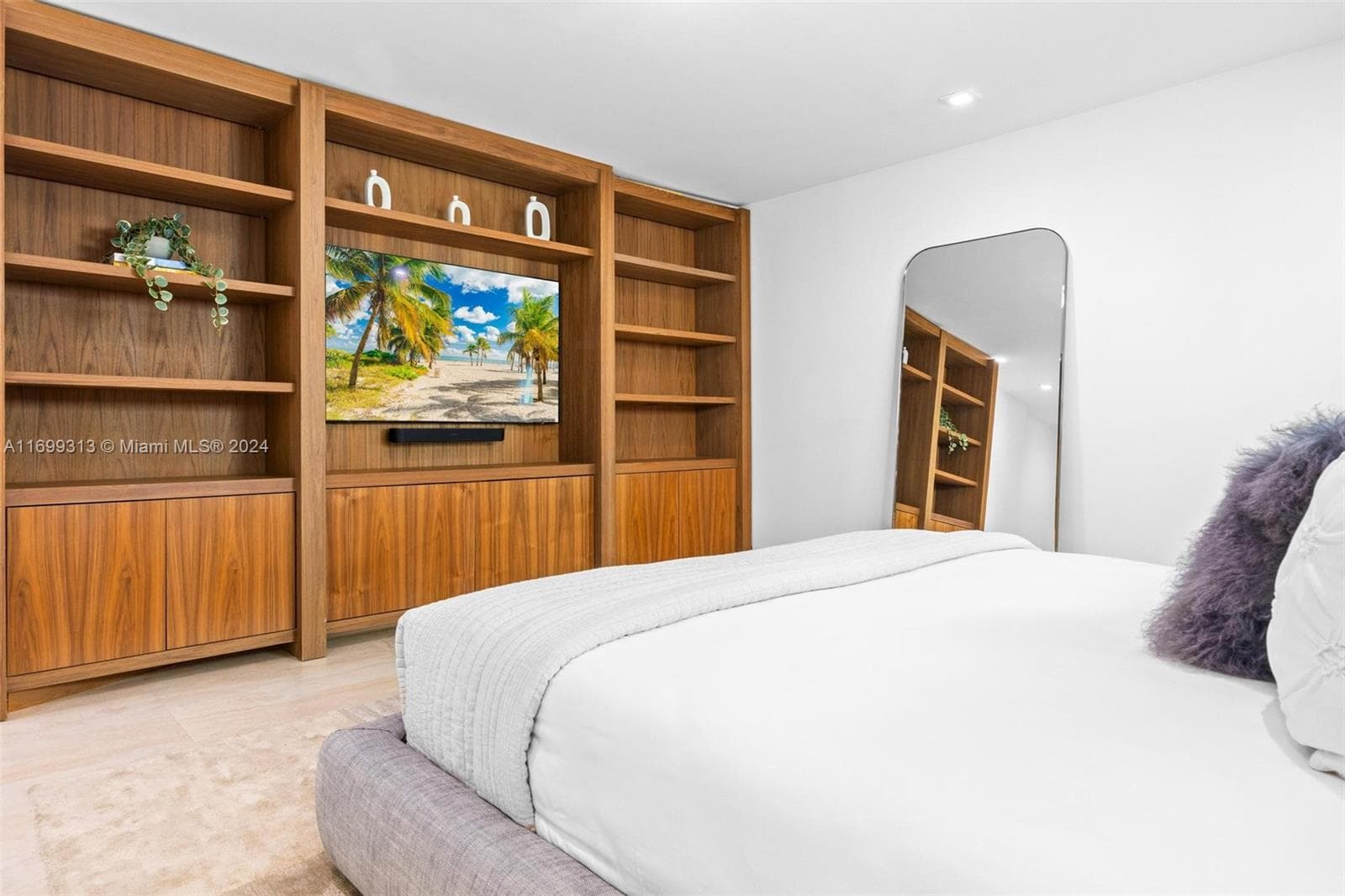 323 Atlantic Ave, Sunny Isles Beach FL 33160 — 54