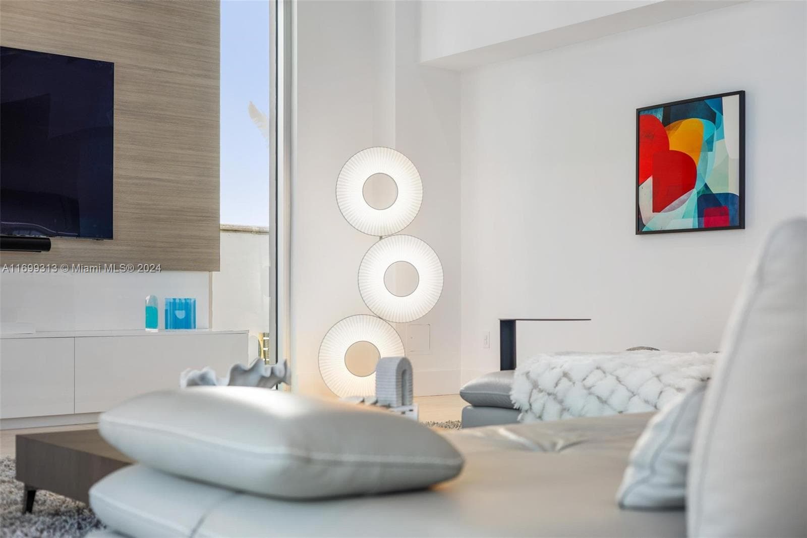323 Atlantic Ave, Sunny Isles Beach FL 33160 — 44