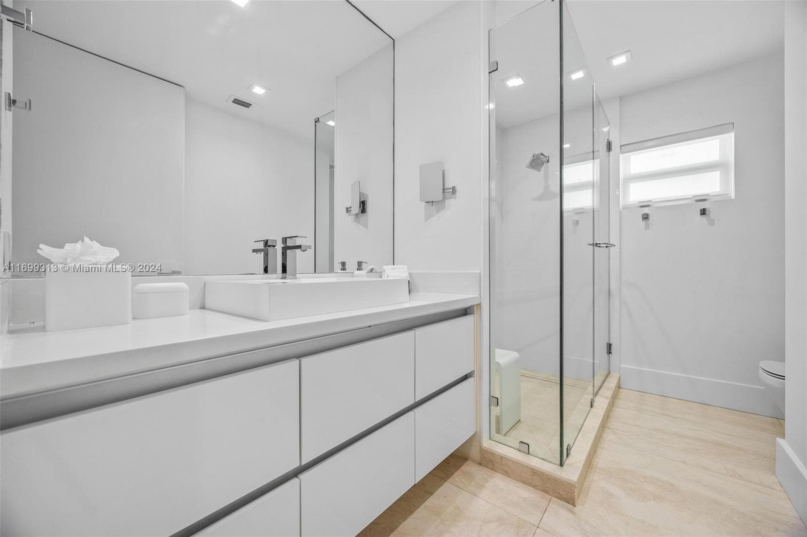 323 Atlantic Ave, Sunny Isles Beach FL 33160 — 64