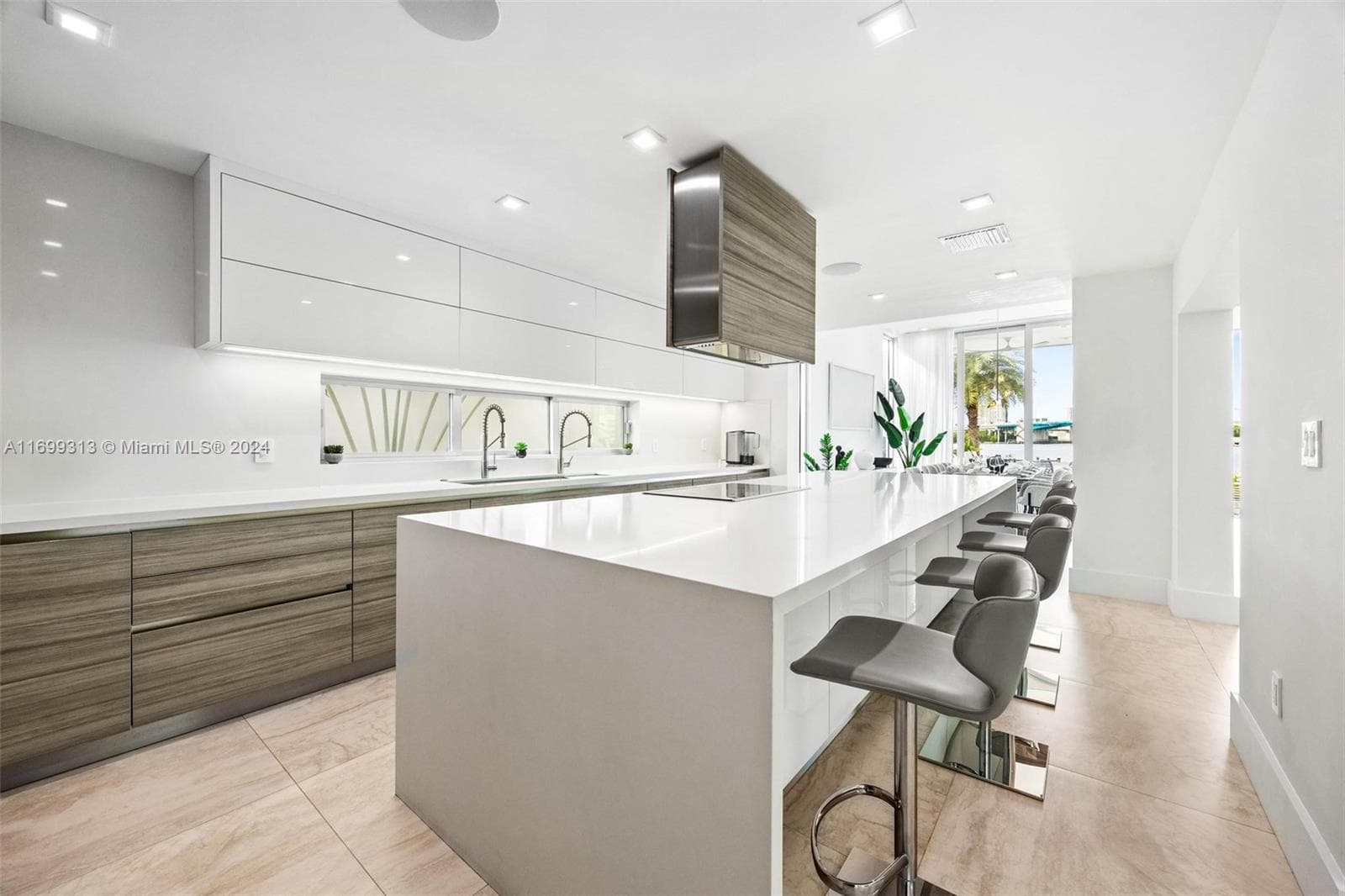 323 Atlantic Ave, Sunny Isles Beach FL 33160 — 29