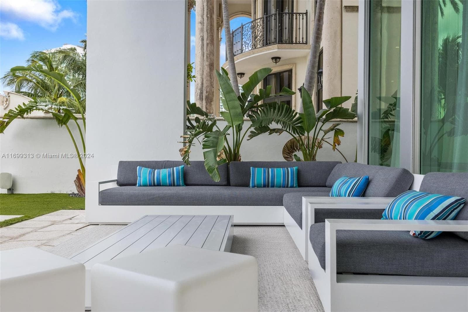 323 Atlantic Ave, Sunny Isles Beach FL 33160 — 4