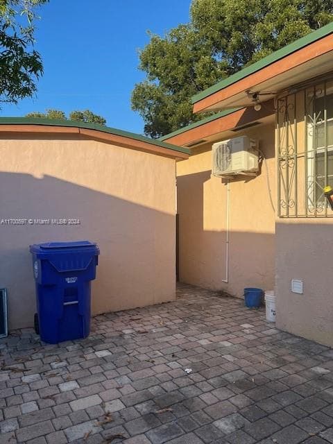161 NW 35th St, Miami FL 33127 — 28