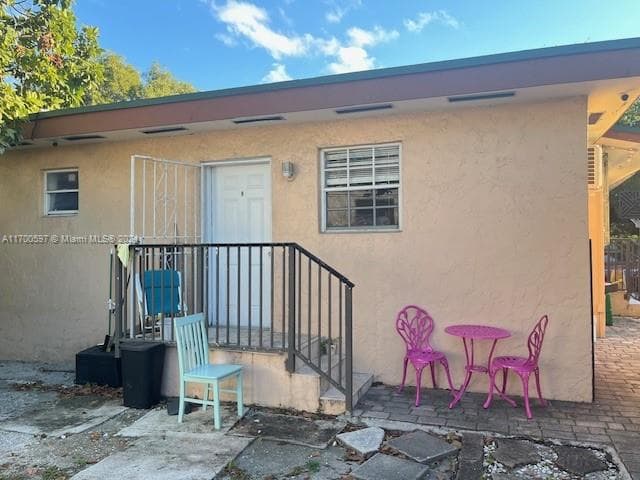 161 NW 35th St, Miami FL 33127 — 33