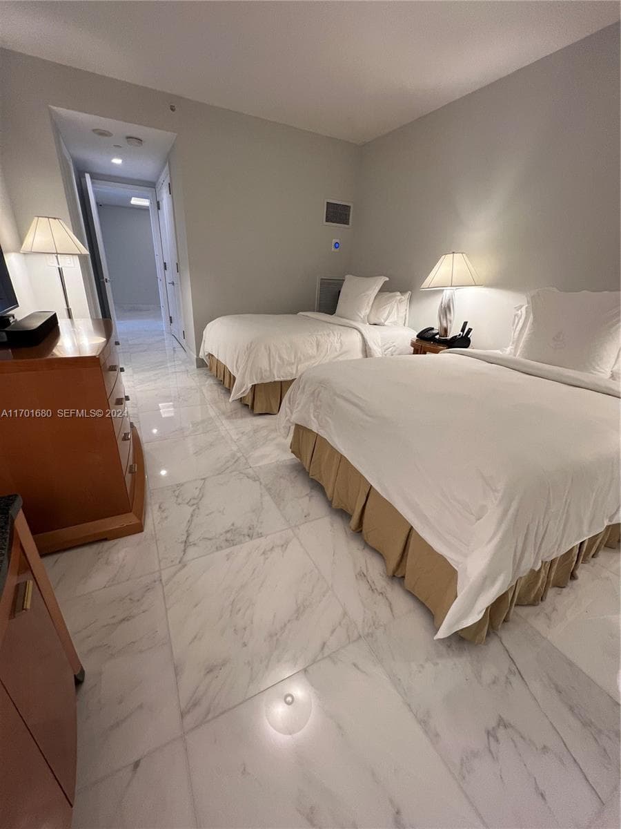 1435 Brickell Ave # 3307, Miami FL 33131 — 30
