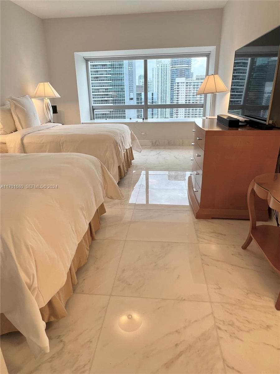 1435 Brickell Ave # 3307, Miami FL 33131 — 64