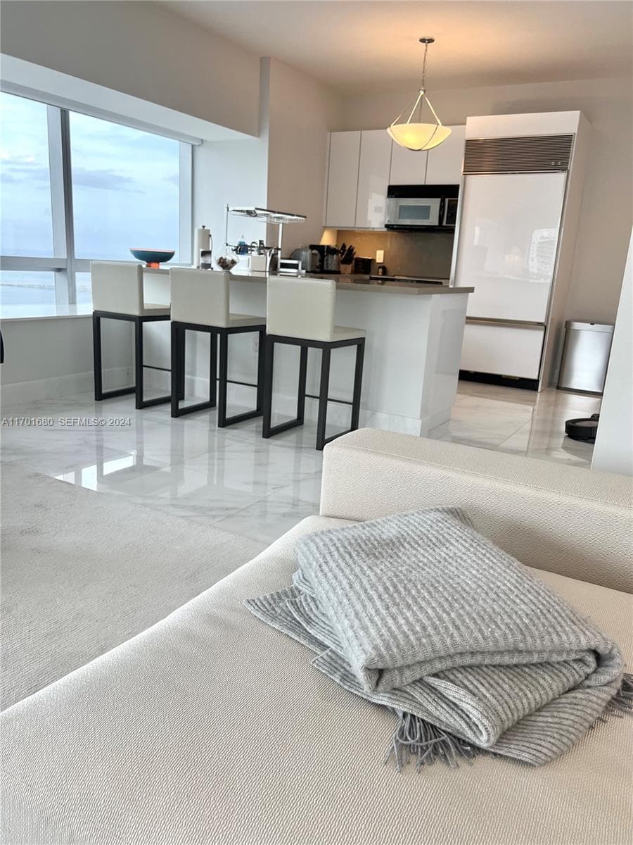 1435 Brickell Ave # 3307, Miami FL 33131 — 60