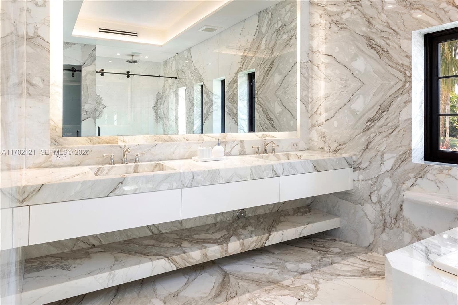 49 Palm Ave, Miami Beach FL 33139 — 52