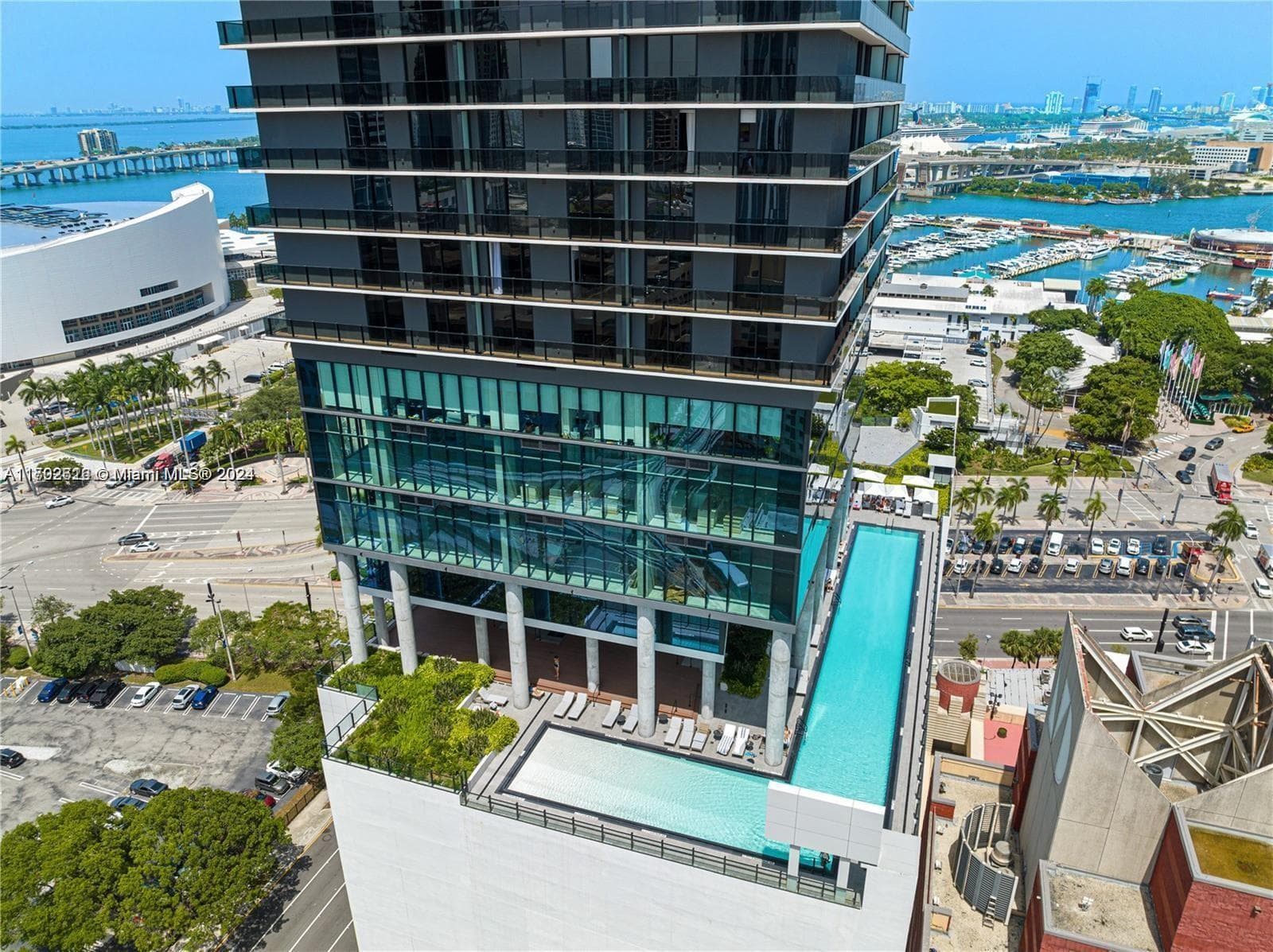 398 NE 5th St # 3010, Miami FL 33132 — 33