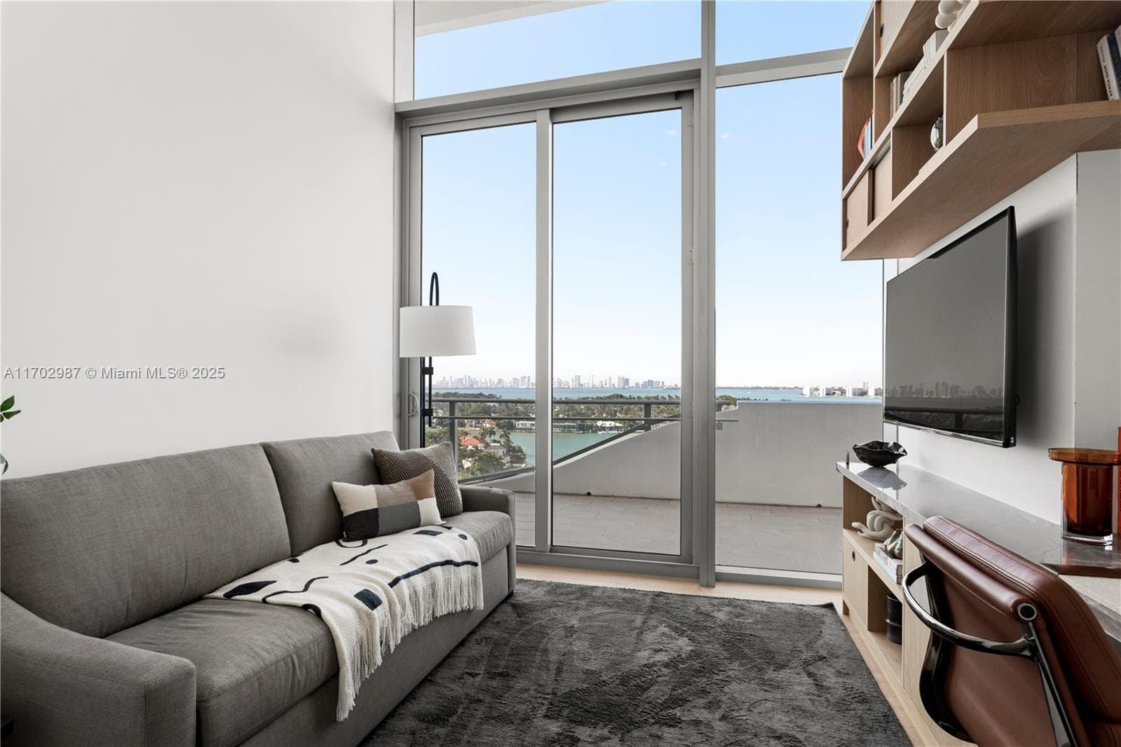 6800 Indian Creek Dr, Miami Beach FL 33141 — 23