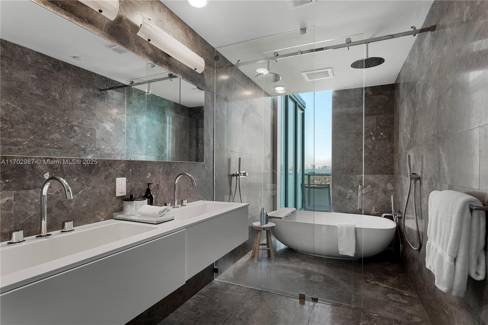 6800 Indian Creek Dr, Miami Beach FL 33141 — 17
