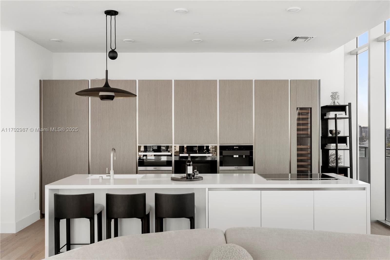 6800 Indian Creek Dr, Miami Beach FL 33141 — 12