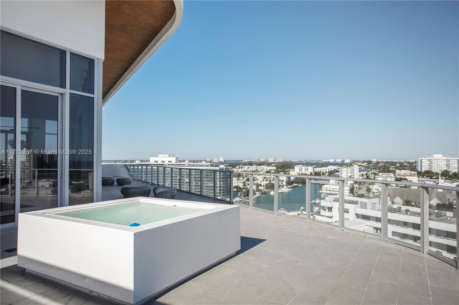 6800 Indian Creek Dr, Miami Beach FL 33141 — 30
