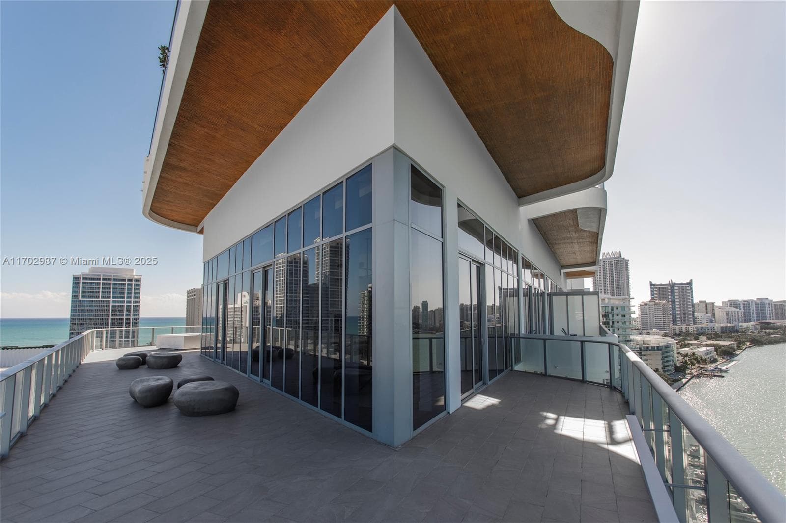 6800 Indian Creek Dr, Miami Beach FL 33141 — 34