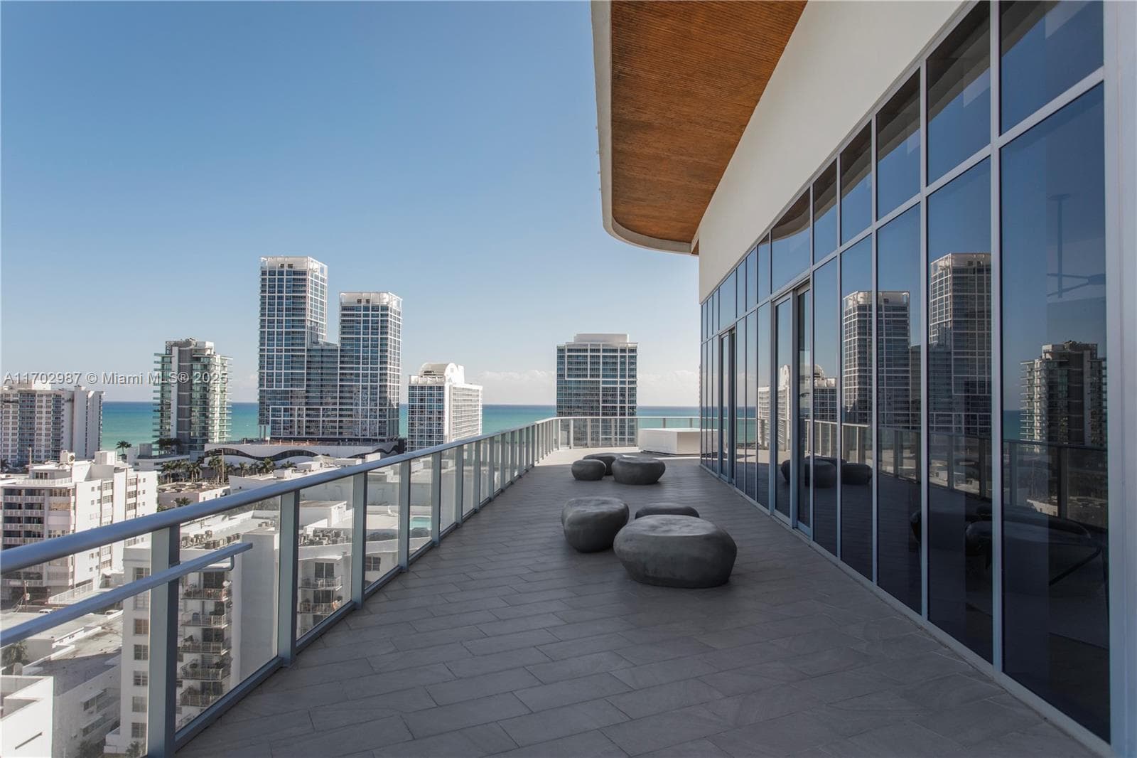 6800 Indian Creek Dr, Miami Beach FL 33141 — 35
