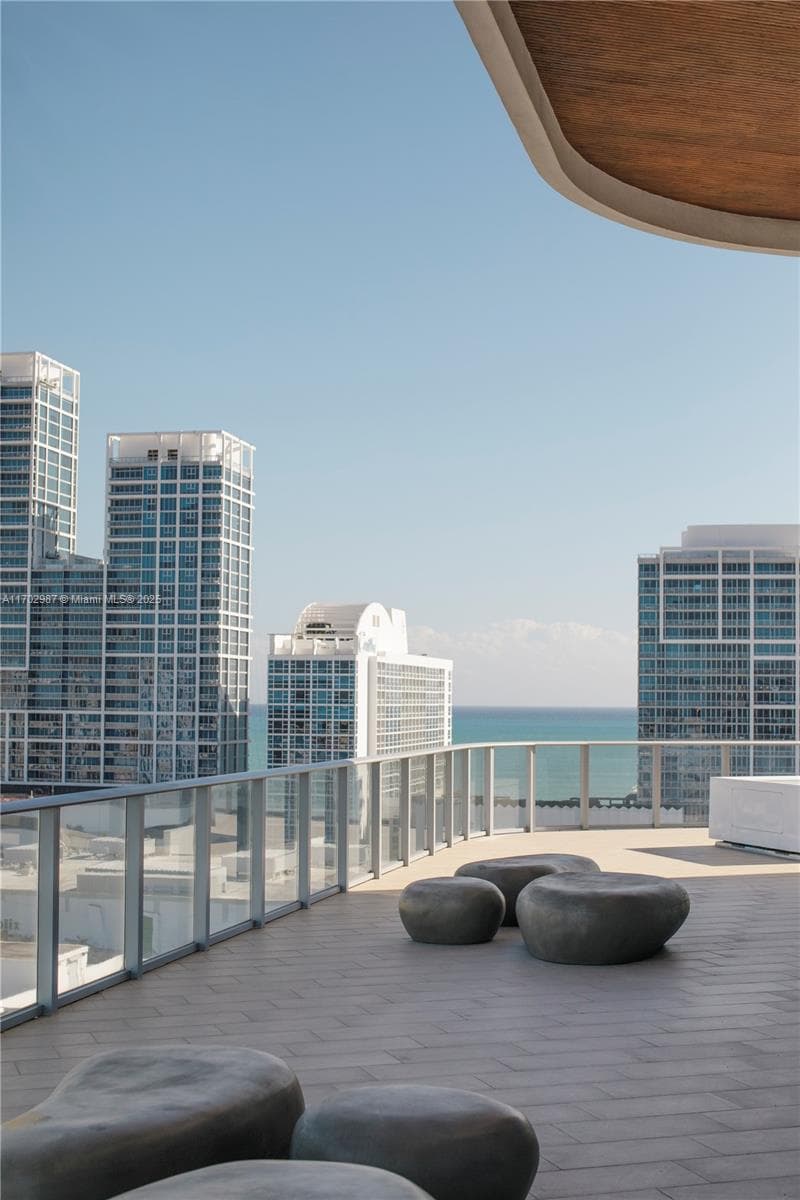 6800 Indian Creek Dr, Miami Beach FL 33141 — 31