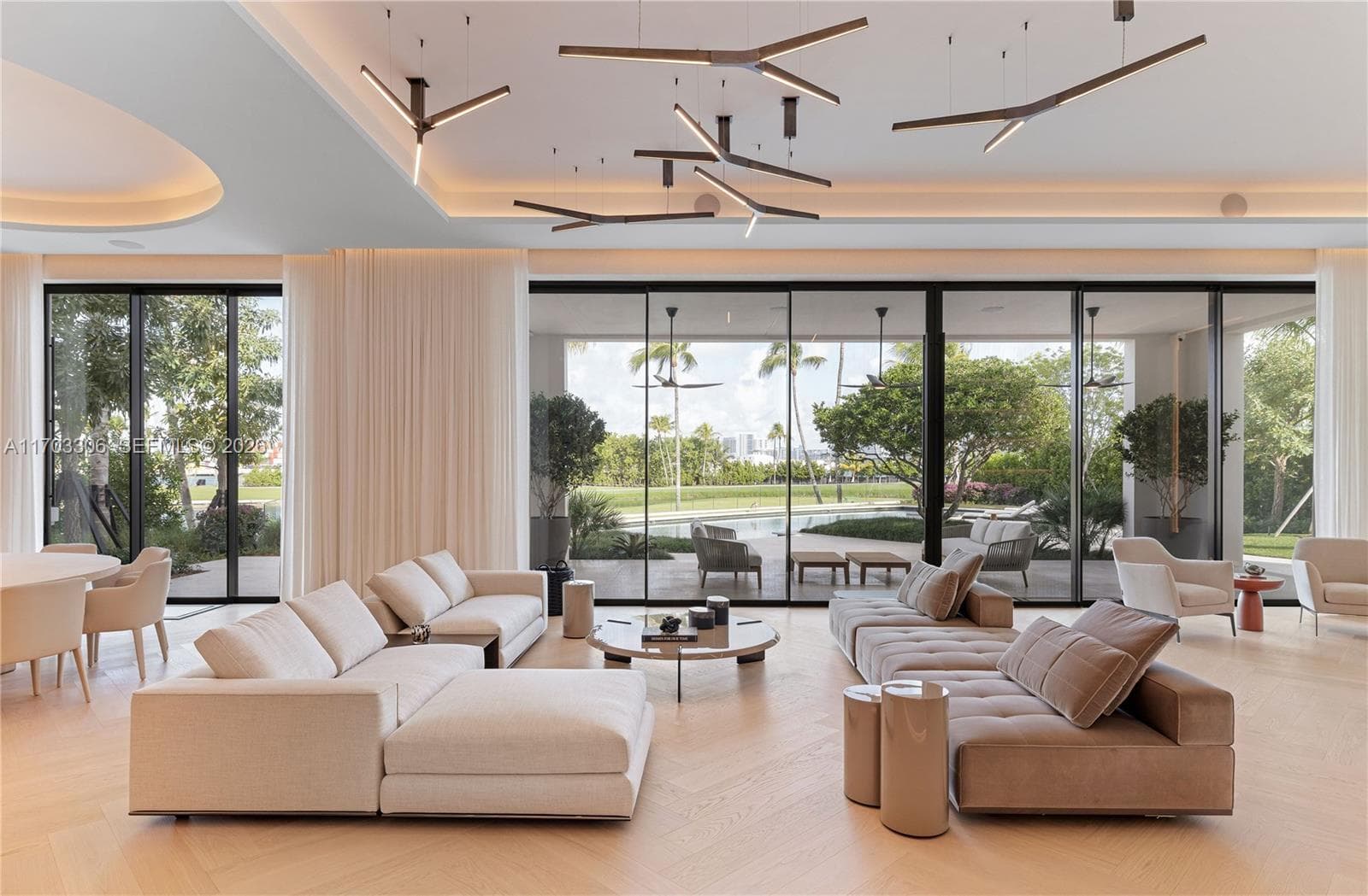 1006 Links Drive, Miami Beach FL 33109 — 10