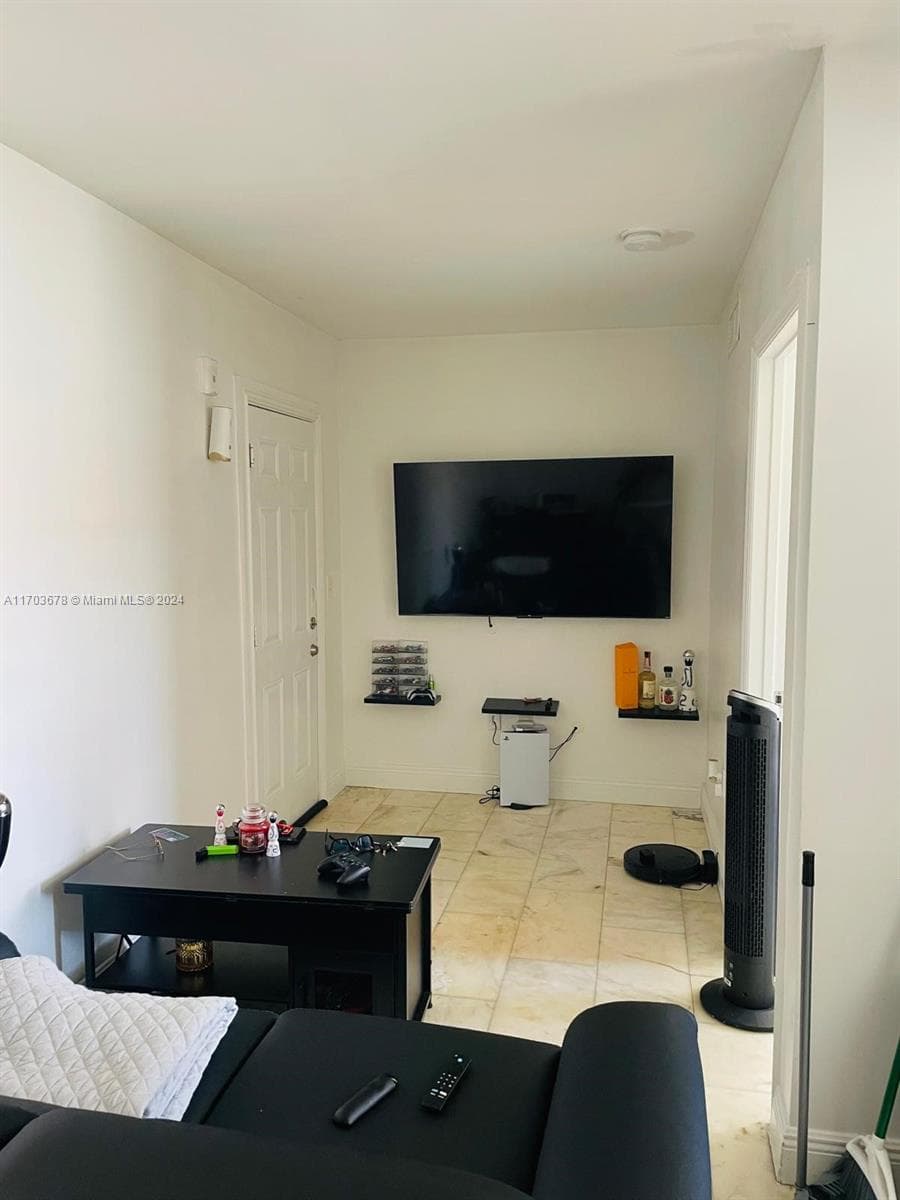 1526 Pennsylvania Ave # 14, Miami Beach FL 33139 — 3