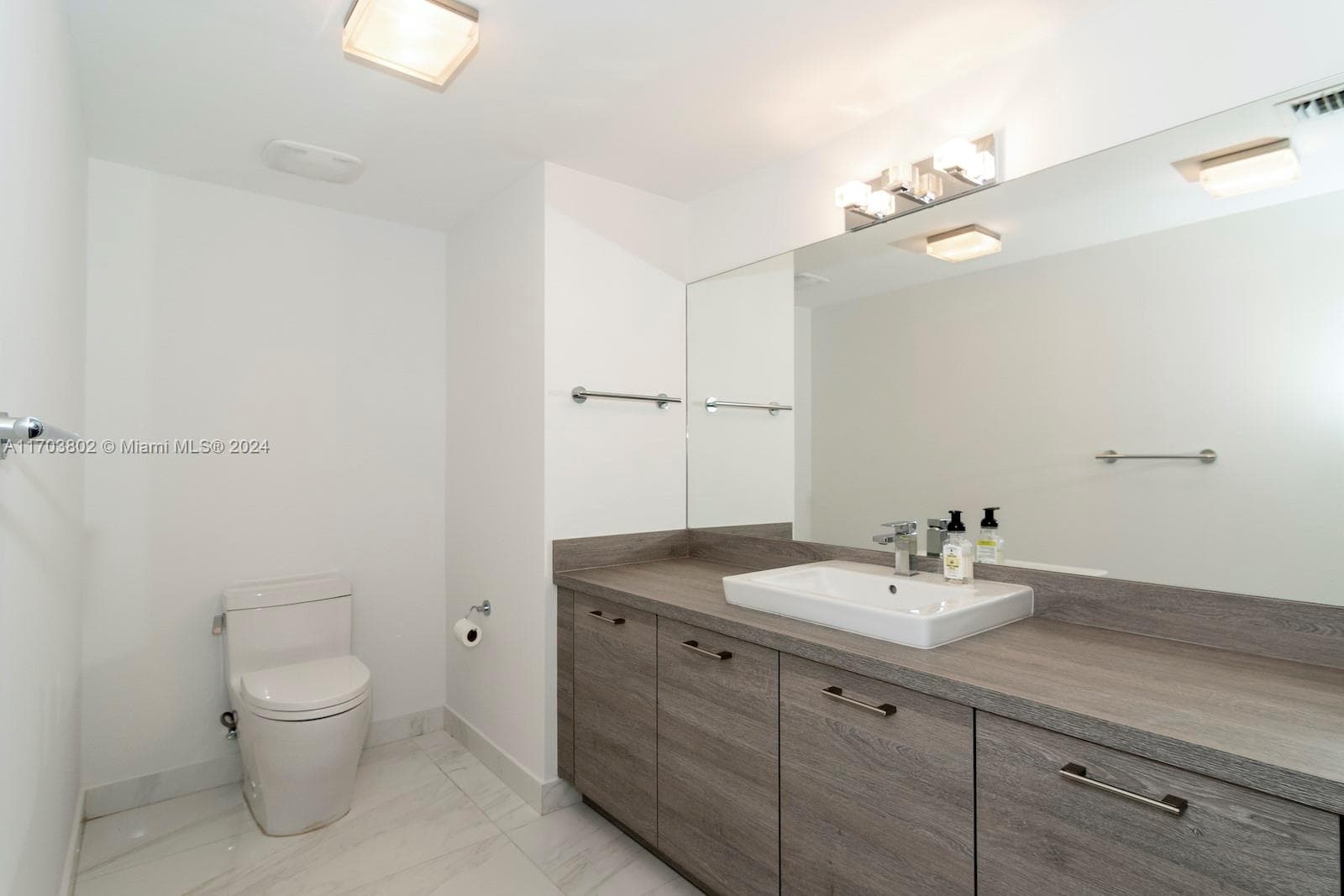 400 Sunny Isles Blvd # 919, Sunny Isles Beach FL 33160 — 15