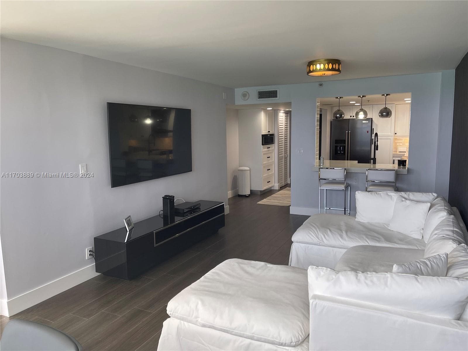 2555 Collins Ave # 1409, Miami Beach FL 33140 — 17