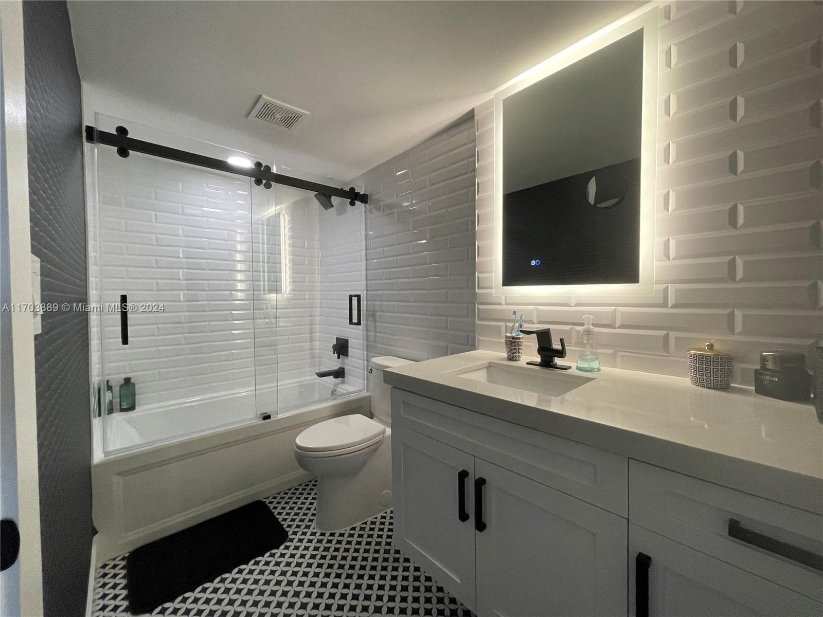 2555 Collins Ave # 1409, Miami Beach FL 33140 — 28