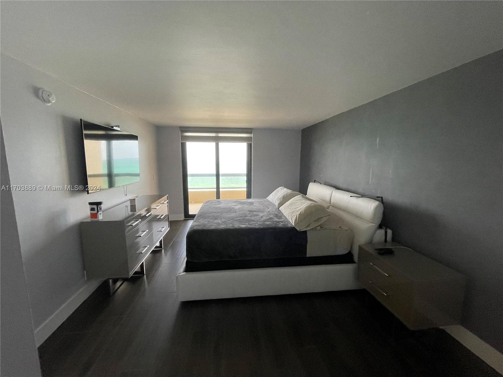 2555 Collins Ave # 1409, Miami Beach FL 33140 — 24