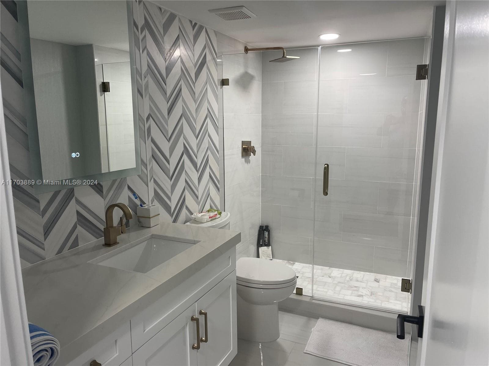 2555 Collins Ave # 1409, Miami Beach FL 33140 — 18